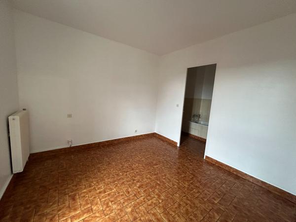 À LOUER - APPARTEMENT - LA FERTE ALAIS