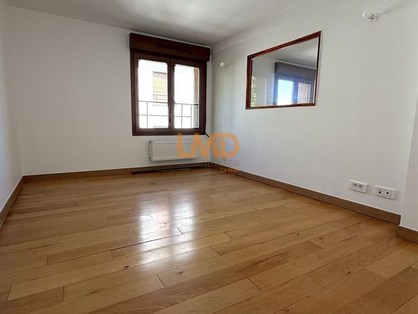 Appartement F3/4 Duplex Terrasse Grand Paris résidence récente