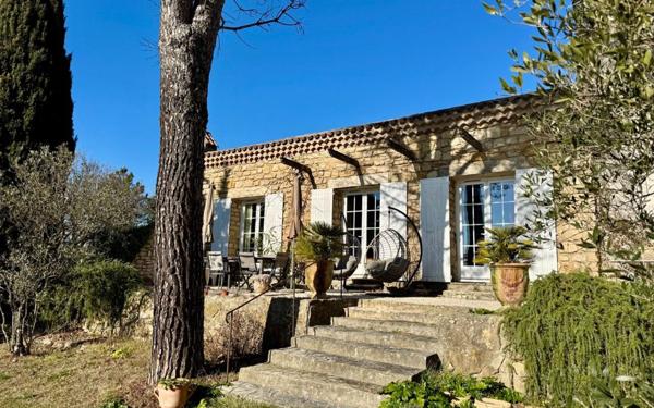 Maison à vendre    6 pièces •  Malataverne