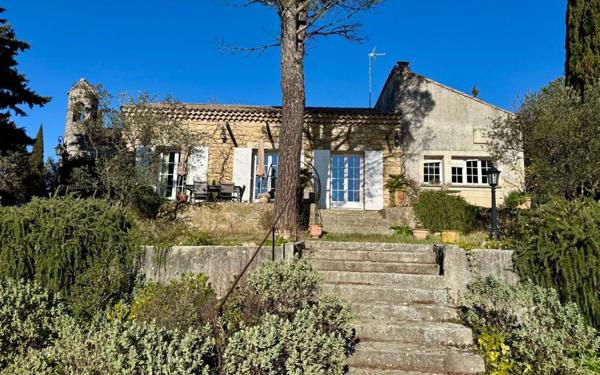 Maison à vendre    6 pièces •  Malataverne