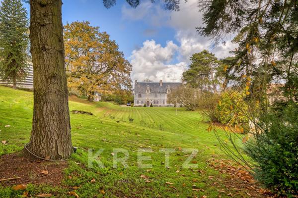 Manoir et dépendances - piscine sur 2,3 ha