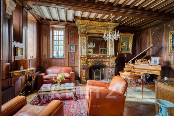 Manoir et dépendances - piscine sur 2,3 ha