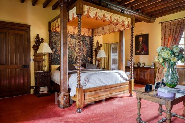 Manoir et dépendances - piscine sur 2,3 ha