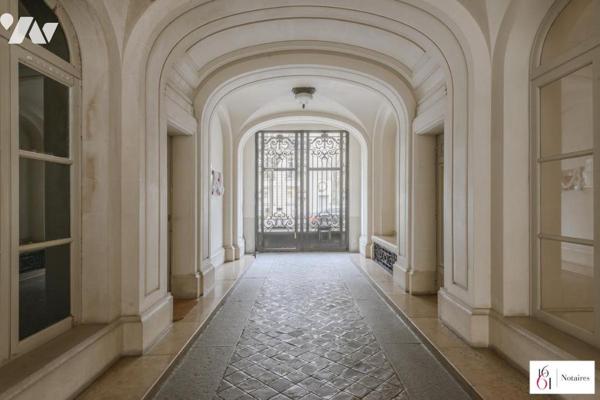 APPARTEMENT D'EXCEPTION de 256 m2 Avenue de Wagram Proche du Parc Monceau