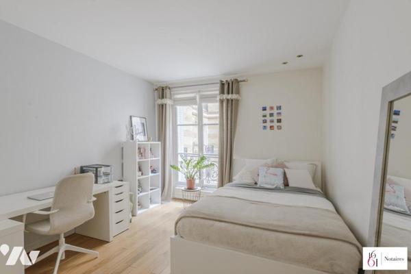 APPARTEMENT D'EXCEPTION de 256 m2 Avenue de Wagram Proche du Parc Monceau