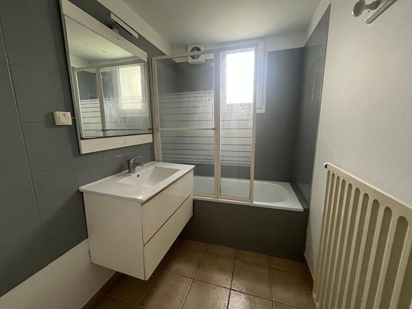 Appartement 3 pièces à louer Châtellerault - 86100 / Réf: 658