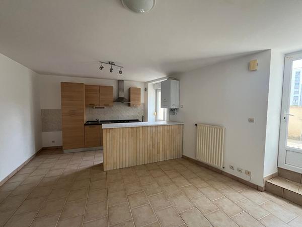 Appartement 3 pièces à louer Châtellerault - 86100 / Réf: 658