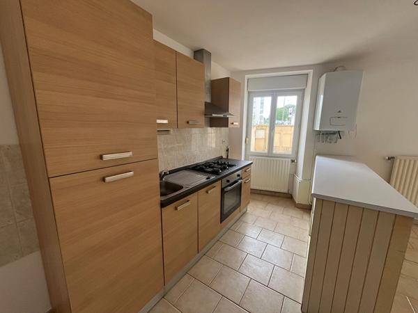 Appartement 3 pièces à louer Châtellerault - 86100 / Réf: 658