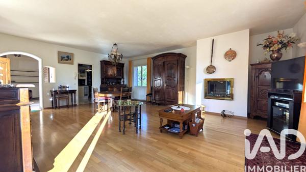 Maison à vendre 7 pièces 192 m² Le Rouret