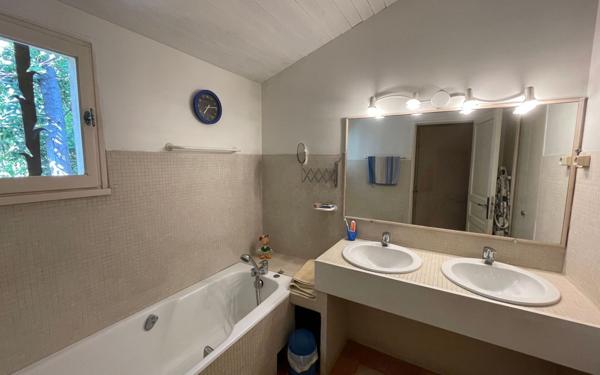 Maison à vendre    6 pièces •  Avignon