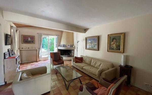 Maison à vendre    6 pièces •  Avignon