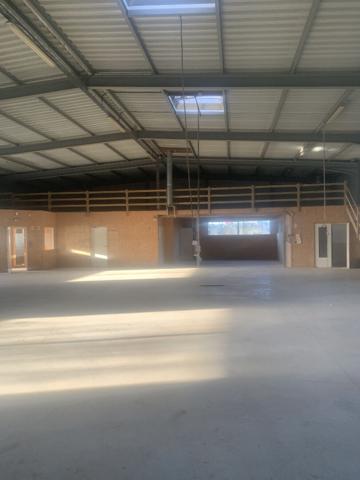 A vendre Louverné local d'activité 850 m2