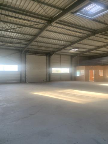 A vendre Louverné local d'activité 850 m2