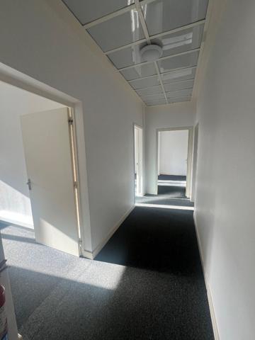 Laval centre ville quartier gare bureaux 80 m2
