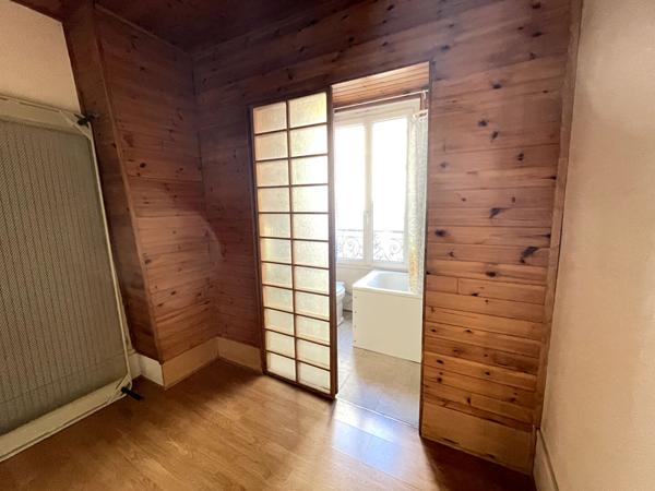 2 pièces à rénover avec un excellent potentiel !