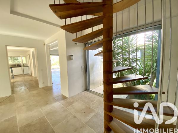 Maison à vendre 11 pièces 295 m² Nîmes