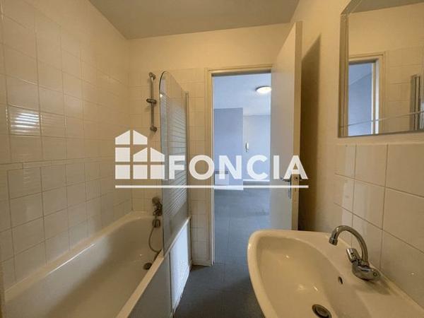 Location Appartement 2 pièces 31 m² - 9 QUAI ARTHUR RIMBAUD Charleville Mezieres 08000