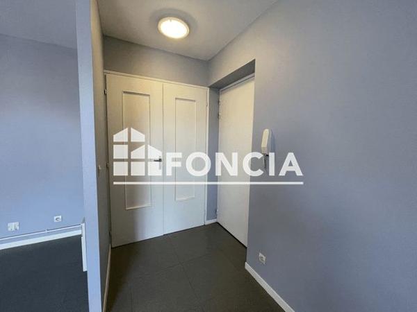 Location Appartement 2 pièces 31 m² - 9 QUAI ARTHUR RIMBAUD Charleville Mezieres 08000