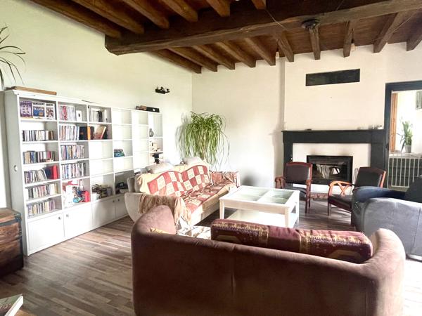 MAISON DE CARACTERE// ISOLEE// avec TERRAIN de 5400 m2