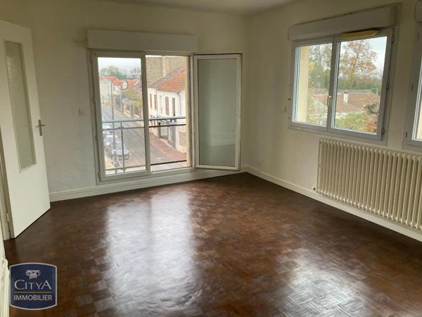 Appartement à louer 3 pièces 57.15m² Combs-la-Ville (77380)