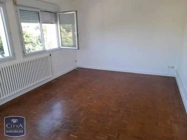 Appartement à louer 3 pièces 57.15m² Combs-la-Ville (77380)