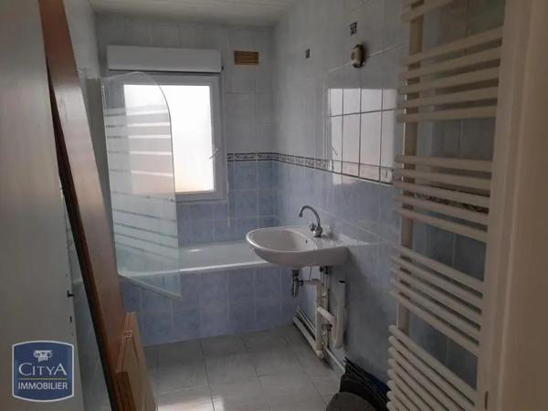 Appartement à louer 3 pièces 57.15m² Combs-la-Ville (77380)