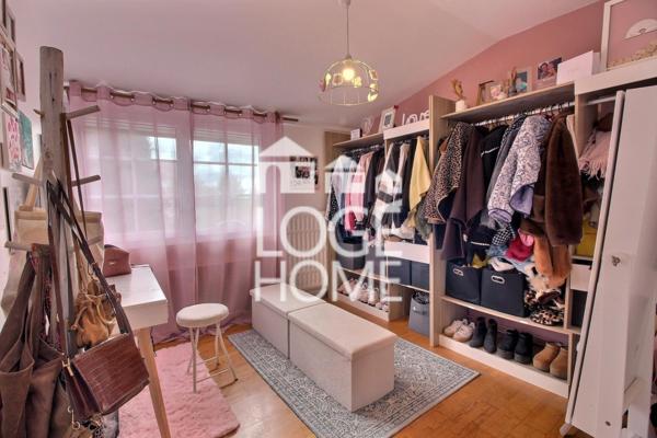 Maison 4 chambres grand jardin garage et allee privative