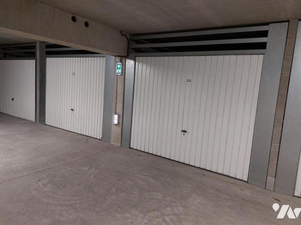 A VENDRE   8 GARAGES DINAN CENTRE