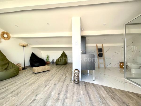 AIGUES-MORTES MAISON RÉNOVÉE 5 PIÈCES 147 M2 AVEC 2 GARAGES ET TOIT TERRASSE