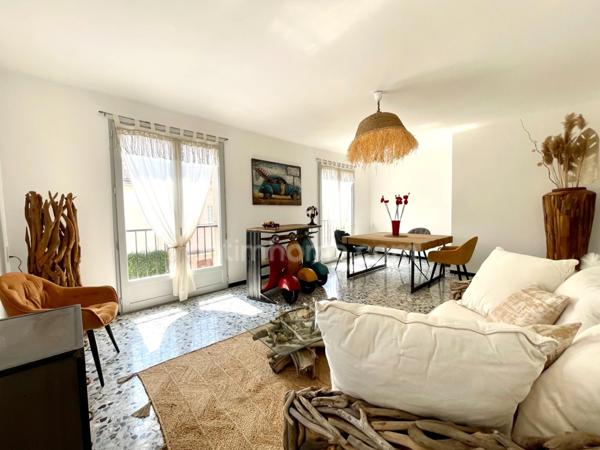 AIGUES-MORTES MAISON RÉNOVÉE 5 PIÈCES 147 M2 AVEC 2 GARAGES ET TOIT TERRASSE