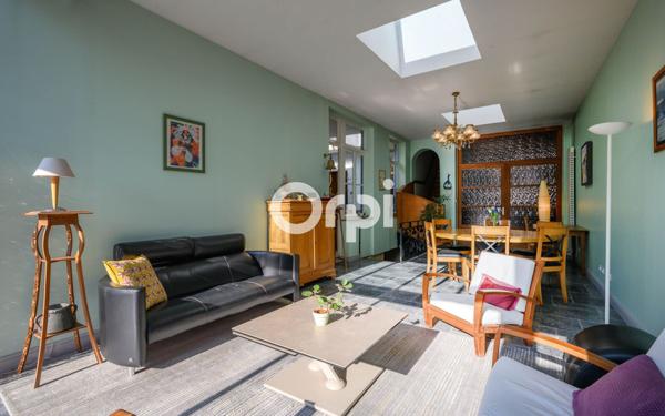 Maison à vendre    8 pièces • 320 m2 Armentières