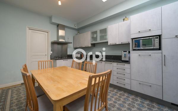 Maison à vendre    8 pièces • 320 m2 Armentières