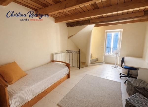 LORGUES MAISON DE VILLAGE T3 AVEC CAVE VOUTEE