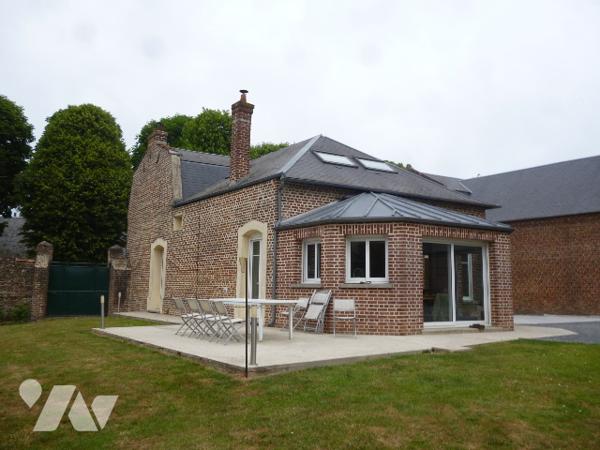 Maison 7 pièces, dépendances, terrain.