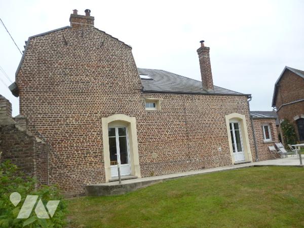 Maison 7 pièces, dépendances, terrain.