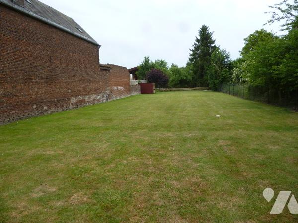 Maison 7 pièces, dépendances, terrain.