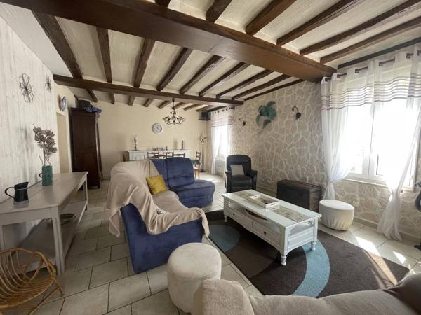 Maison de 5 chbres + studio indépendant - 201 m²