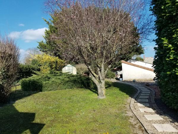 Maison de 5 chbres + studio indépendant - 201 m²