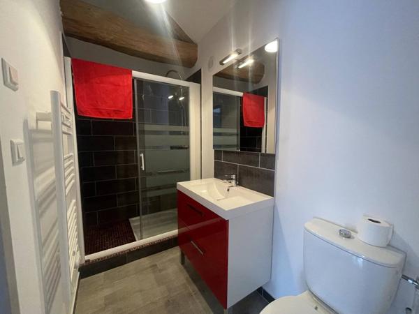 Maison de 5 chbres + studio indépendant - 201 m²