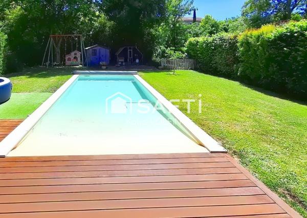 Maison de plain-pied au calme avec piscine