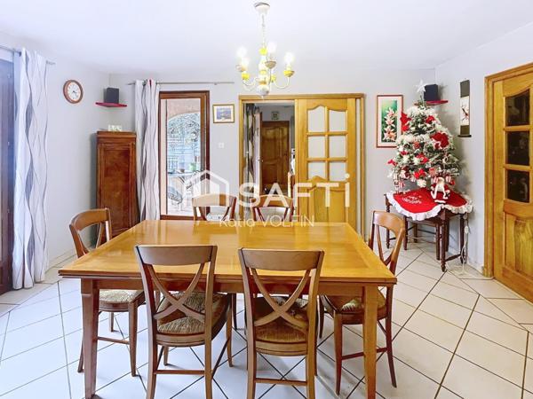 Maison de plain-pied au calme avec piscine