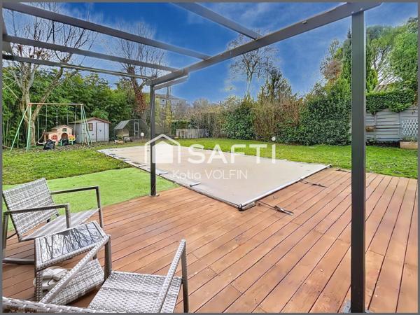 Maison de plain-pied au calme avec piscine