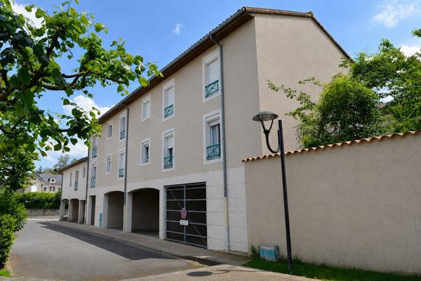 Location Appartement T3, Gençay