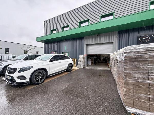 Location Local commercial 230 m2 à Tignieu-Jameyzieu