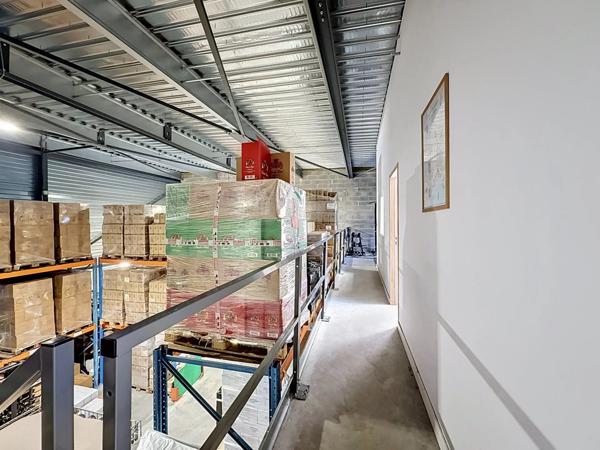 Location Local commercial 230 m2 à Tignieu-Jameyzieu