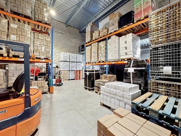 Location Local commercial 230 m2 à Tignieu-Jameyzieu