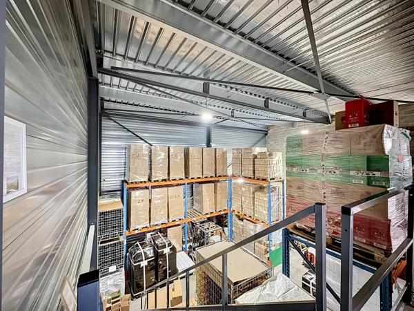 Location Local commercial 230 m2 à Tignieu-Jameyzieu