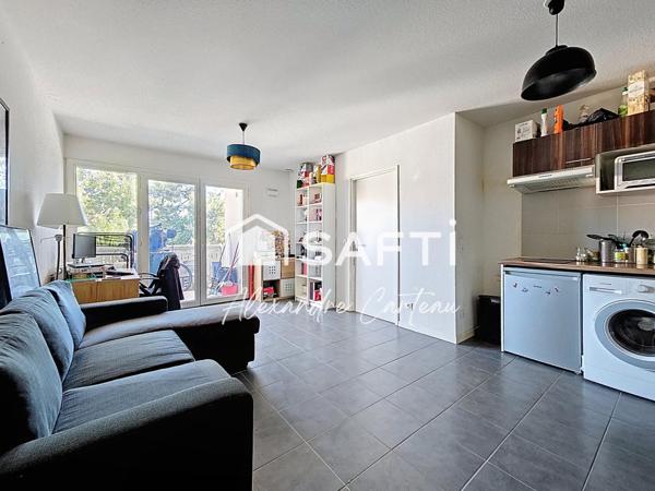 Joli T2 proche TRAM C Pont de la Maye