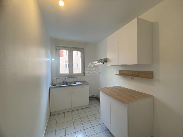 Appartement Cergy 2 pièce(s) 46.39 m2 Loyer 917 €/mois charges comprises **  - Référence  MG11211