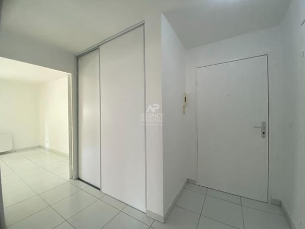 Appartement Cergy 2 pièce(s) 46.39 m2 Loyer 917 €/mois charges comprises **  - Référence  MG11211